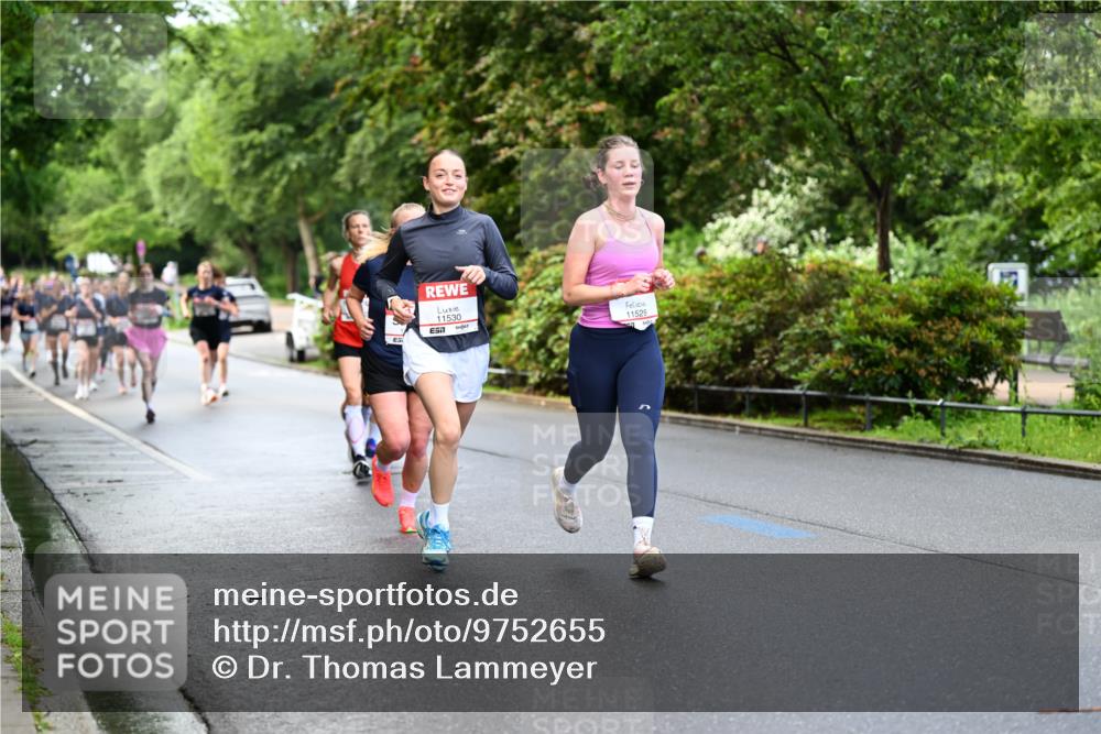 14.06.2026 - REWE Women's Run Dr. Thomas Lammeyer http://msf.ph/oto/9752655 14.06.2026 09:15:36 Laufen 11530, 7, 11529 meine-sportfotos.de