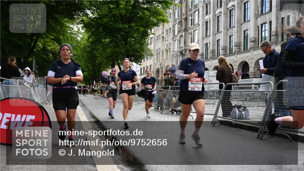 14.06.2026 - REWE Women's Run J. Mangold http://msf.ph/oto/9752656 14.06.2026 10:08:15 Ziel 10022, 10766, 10963, 11176, 11200 meine-sportfotos.de