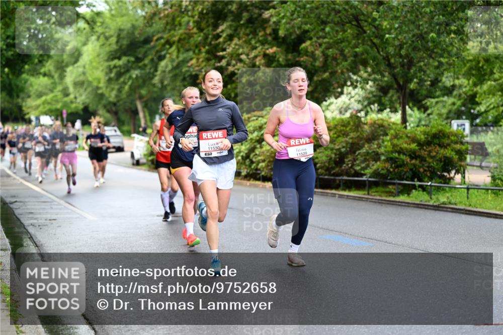 14.06.2026 - REWE Women's Run Dr. Thomas Lammeyer http://msf.ph/oto/9752658 14.06.2026 09:15:36 Laufen 11530, 57, 11529 meine-sportfotos.de