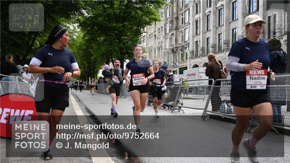 14.06.2026 - REWE Women's Run J. Mangold http://msf.ph/oto/9752664 14.06.2026 10:08:15 Ziel 10022, 10766, 10963, 11176, 11200 meine-sportfotos.de