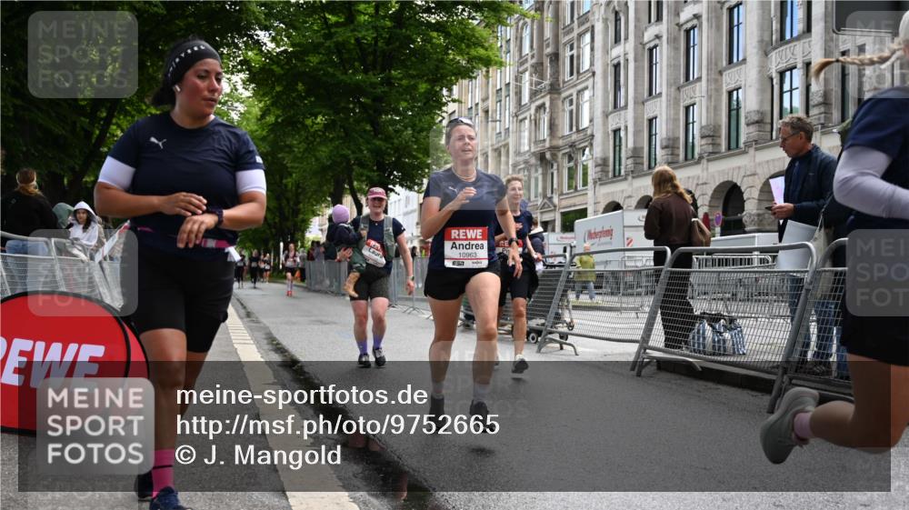 14.06.2026 - REWE Women's Run J. Mangold http://msf.ph/oto/9752665 14.06.2026 10:08:15 Ziel 10022, 10766, 10963, 11176, 11200 meine-sportfotos.de