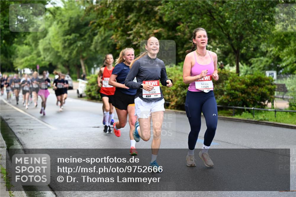 14.06.2026 - REWE Women's Run Dr. Thomas Lammeyer http://msf.ph/oto/9752666 14.06.2026 09:15:36 Laufen 11530, 7, 11529 meine-sportfotos.de