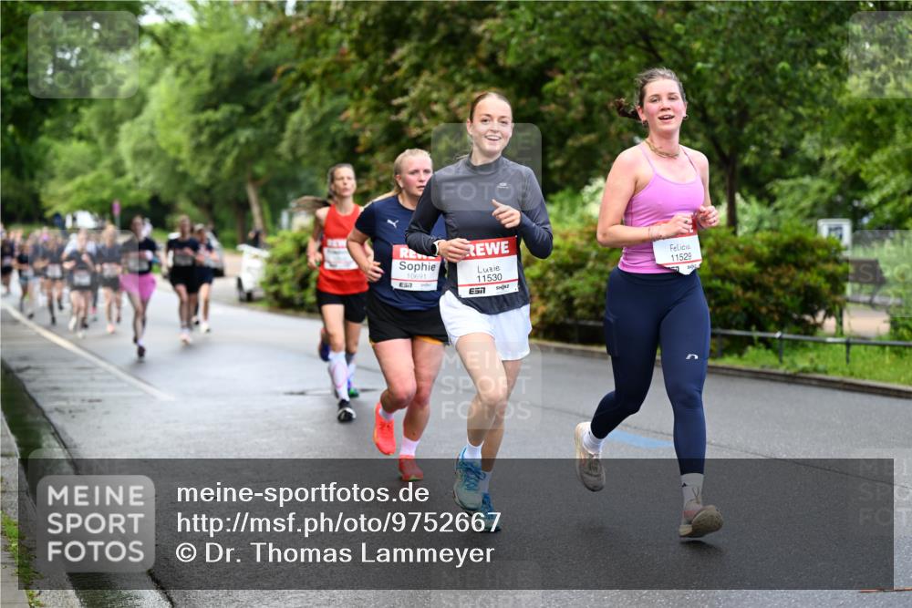 14.06.2026 - REWE Women's Run Dr. Thomas Lammeyer http://msf.ph/oto/9752667 14.06.2026 09:15:37 Laufen 10691, 57, 11530, 80, 11529 meine-sportfotos.de