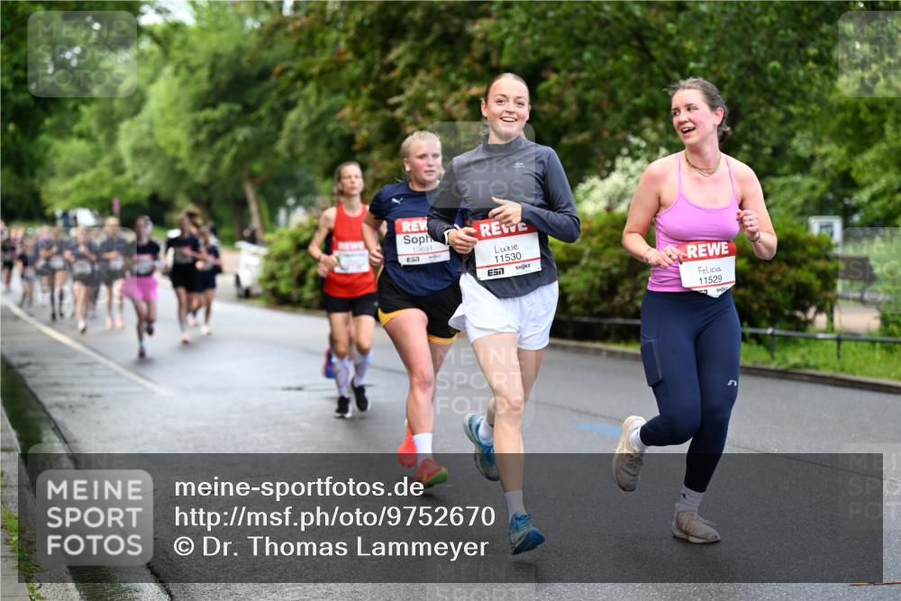 14.06.2026 - REWE Women's Run Dr. Thomas Lammeyer http://msf.ph/oto/9752670 14.06.2026 09:15:37 Laufen 10691, 57, 11530, 51, 11529 meine-sportfotos.de