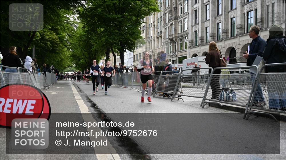 14.06.2026 - REWE Women's Run J. Mangold http://msf.ph/oto/9752676 14.06.2026 10:08:23 Ziel 10114, 10361, 10846, 11071 meine-sportfotos.de