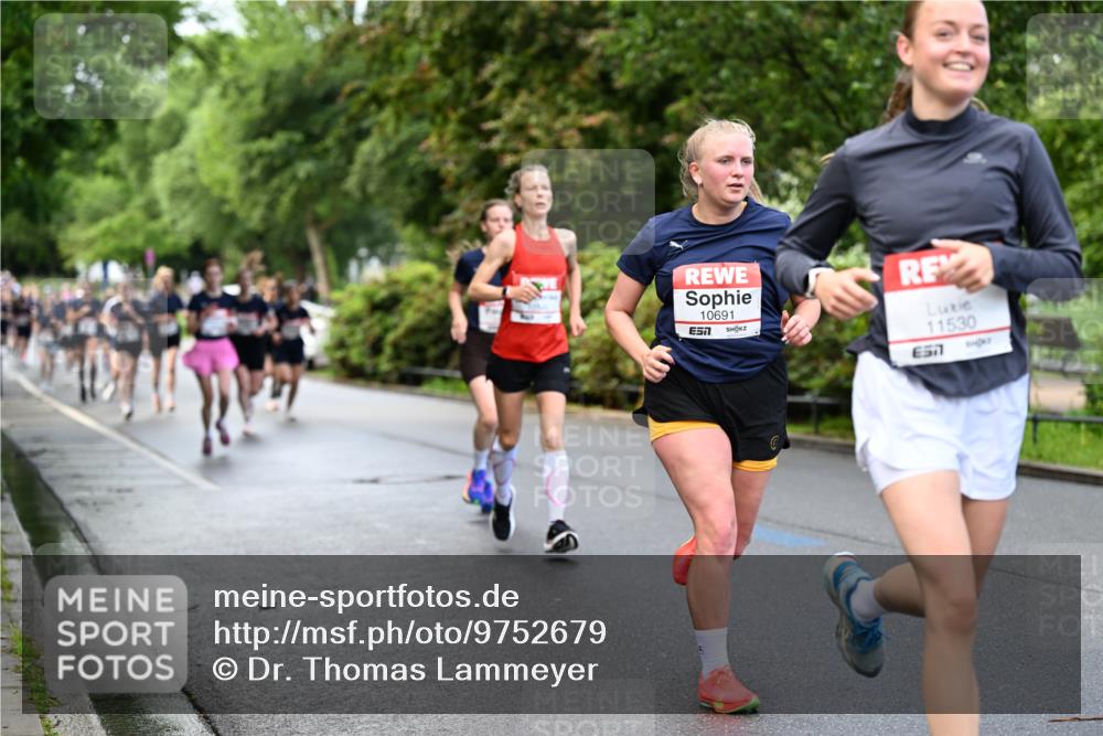 14.06.2026 - REWE Women's Run Dr. Thomas Lammeyer http://msf.ph/oto/9752679 14.06.2026 09:15:37 Laufen 10691, 7, 11530, 7 meine-sportfotos.de