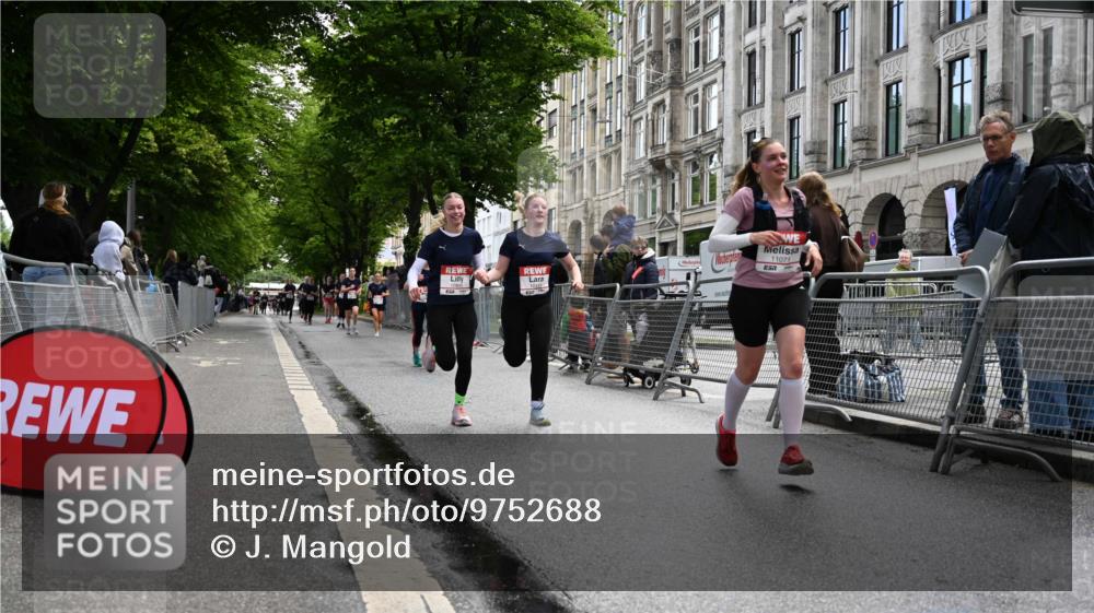 14.06.2026 - REWE Women's Run J. Mangold http://msf.ph/oto/9752688 14.06.2026 10:08:25 Ziel 10114, 10361, 10846, 11071 meine-sportfotos.de