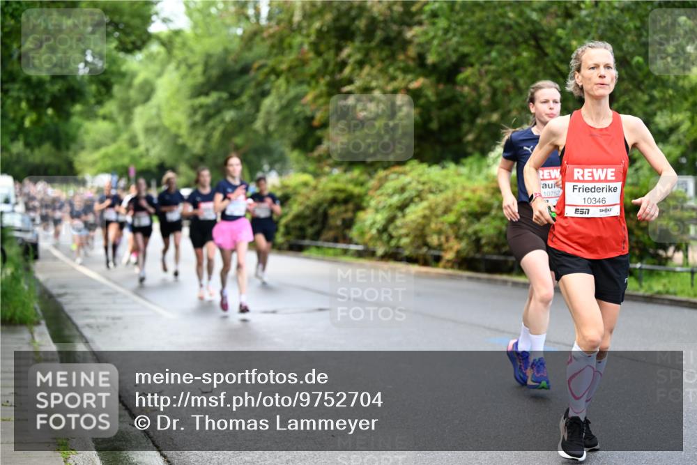 14.06.2026 - REWE Women's Run Dr. Thomas Lammeyer http://msf.ph/oto/9752704 14.06.2026 09:15:39 Laufen 10752, 10346, 7 meine-sportfotos.de