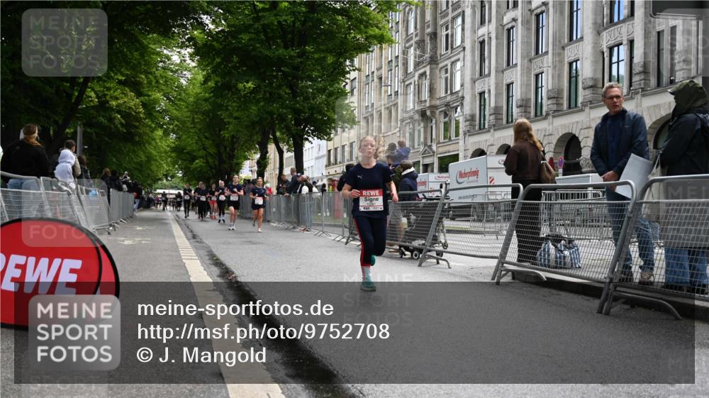 14.06.2026 - REWE Women's Run J. Mangold http://msf.ph/oto/9752708 14.06.2026 10:08:27 Ziel 10114, 10361, 10846, 11071 meine-sportfotos.de