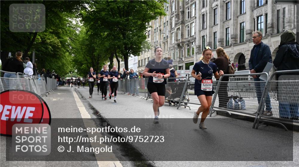 14.06.2026 - REWE Women's Run J. Mangold http://msf.ph/oto/9752723 14.06.2026 10:08:34 Ziel 10124, 10259, 10376, 10692, 10793, 11197, 11219 meine-sportfotos.de