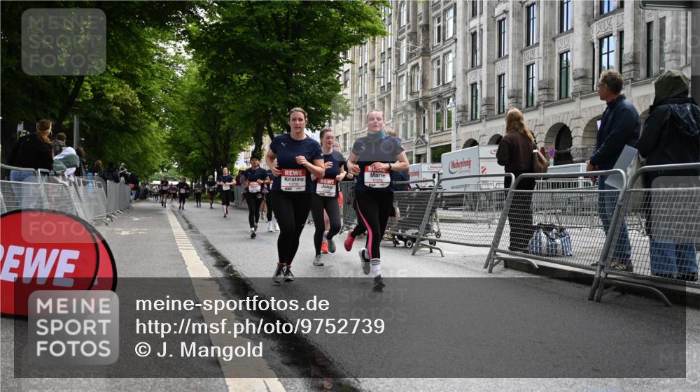 14.06.2026 - REWE Women's Run J. Mangold http://msf.ph/oto/9752739 14.06.2026 10:08:37 Ziel 10124, 10248, 10259, 10376, 10692, 10793, 11159, 11197, 11219 meine-sportfotos.de