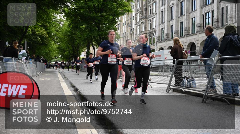 14.06.2026 - REWE Women's Run J. Mangold http://msf.ph/oto/9752744 14.06.2026 10:08:37 Ziel 10124, 10248, 10259, 10376, 10692, 10793, 11159, 11197, 11219 meine-sportfotos.de