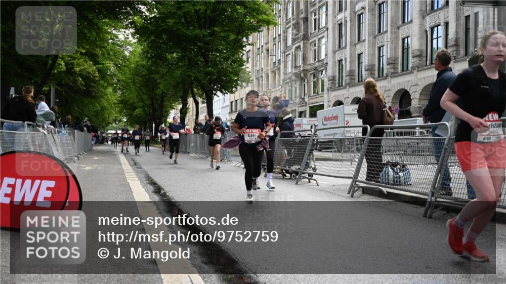 14.06.2026 - REWE Women's Run J. Mangold http://msf.ph/oto/9752759 14.06.2026 10:08:40 Ziel 10248, 10259, 10376, 10793, 10884, 11153, 11159, 11197, 11219 meine-sportfotos.de