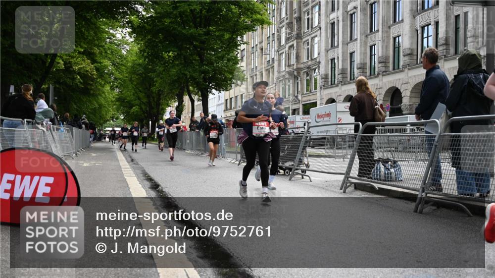 14.06.2026 - REWE Women's Run J. Mangold http://msf.ph/oto/9752761 14.06.2026 10:08:40 Ziel 10248, 10259, 10376, 10793, 10884, 11153, 11159, 11197, 11219 meine-sportfotos.de