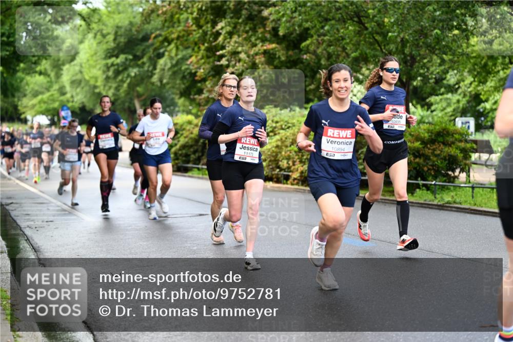 14.06.2026 - REWE Women's Run Dr. Thomas Lammeyer http://msf.ph/oto/9752781 14.06.2026 09:15:44 Laufen 10935, 11173, 7, 10894, 57 meine-sportfotos.de
