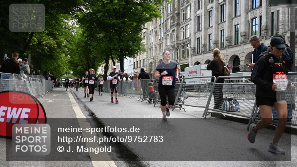 14.06.2026 - REWE Women's Run J. Mangold http://msf.ph/oto/9752783 14.06.2026 10:08:45 Ziel 10248, 10751, 10884, 11153, 11159, 11455, 11489 meine-sportfotos.de