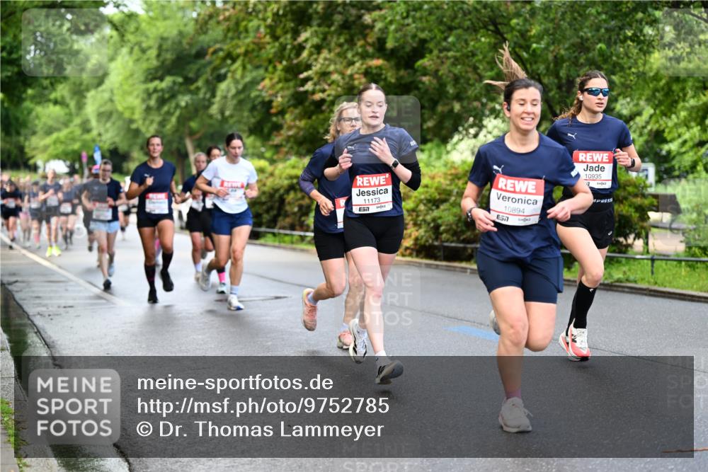 14.06.2026 - REWE Women's Run Dr. Thomas Lammeyer http://msf.ph/oto/9752785 14.06.2026 09:15:44 Laufen 11173, 7, 10894, 657, 10935, 7 meine-sportfotos.de
