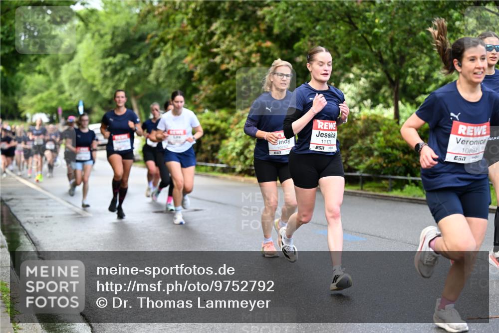 14.06.2026 - REWE Women's Run Dr. Thomas Lammeyer http://msf.ph/oto/9752792 14.06.2026 09:15:44 Laufen 10763, 57, 11173, 900, 10894, 57 meine-sportfotos.de