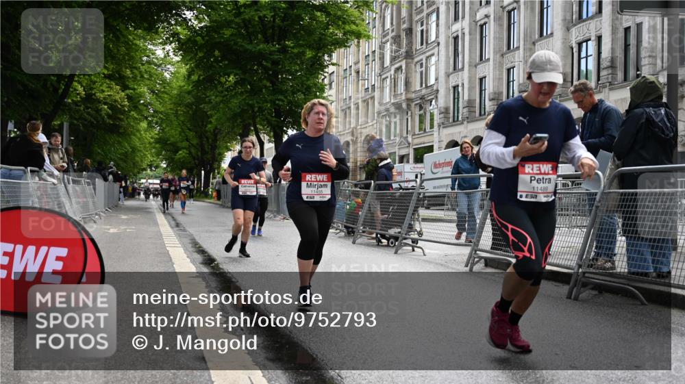 14.06.2026 - REWE Women's Run J. Mangold http://msf.ph/oto/9752793 14.06.2026 10:08:48 Ziel 10712, 10751, 10884, 11153, 11455, 11489 meine-sportfotos.de