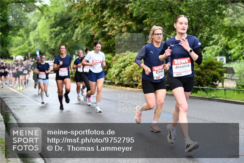 14.06.2026 - REWE Women's Run Dr. Thomas Lammeyer http://msf.ph/oto/9752795 14.06.2026 09:15:45 Laufen 11173, 10763, 7, 57 meine-sportfotos.de