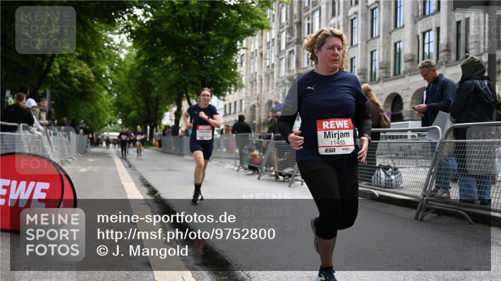 14.06.2026 - REWE Women's Run J. Mangold http://msf.ph/oto/9752800 14.06.2026 10:08:49 Ziel 10712, 10751, 10884, 11153, 11455, 11489 meine-sportfotos.de