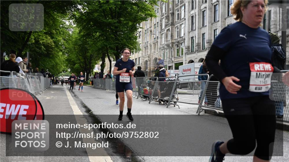 14.06.2026 - REWE Women's Run J. Mangold http://msf.ph/oto/9752802 14.06.2026 10:08:49 Ziel 10712, 10751, 10884, 11153, 11455, 11489 meine-sportfotos.de