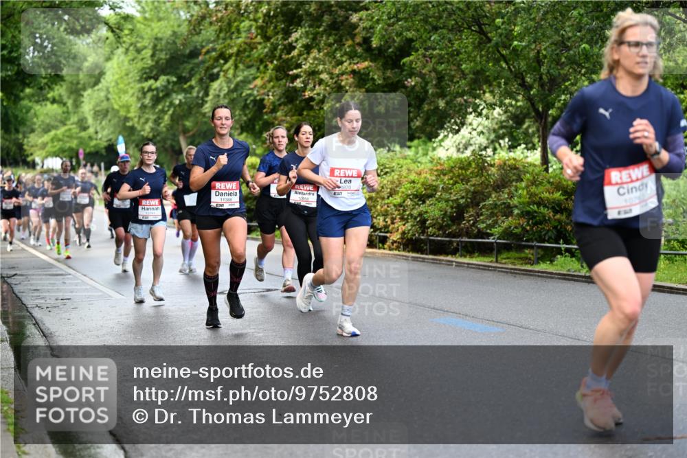 14.06.2026 - REWE Women's Run Dr. Thomas Lammeyer http://msf.ph/oto/9752808 14.06.2026 09:15:46 Laufen 11388, 10958, 0870, 57, 10762 meine-sportfotos.de