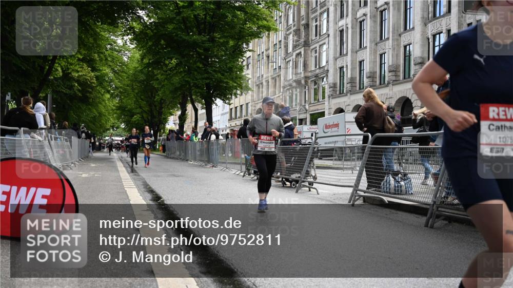 14.06.2026 - REWE Women's Run J. Mangold http://msf.ph/oto/9752811 14.06.2026 10:08:51 Ziel 10712, 10751, 11455, 11489 meine-sportfotos.de