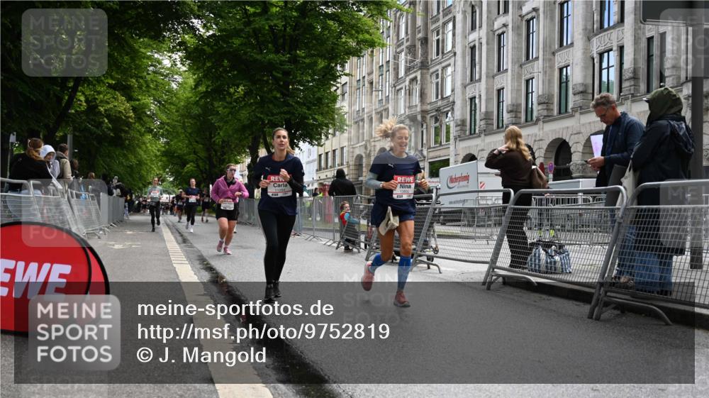 14.06.2026 - REWE Women's Run J. Mangold http://msf.ph/oto/9752819 14.06.2026 10:08:58 Ziel 10383, 10800, 11057, 11284 meine-sportfotos.de