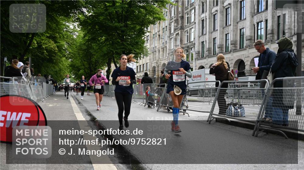 14.06.2026 - REWE Women's Run J. Mangold http://msf.ph/oto/9752821 14.06.2026 10:08:58 Ziel 10383, 10800, 11057, 11284 meine-sportfotos.de
