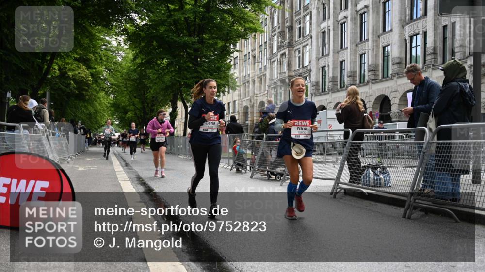 14.06.2026 - REWE Women's Run J. Mangold http://msf.ph/oto/9752823 14.06.2026 10:08:58 Ziel 10383, 10800, 11057, 11284 meine-sportfotos.de