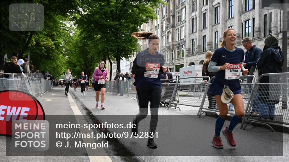 14.06.2026 - REWE Women's Run J. Mangold http://msf.ph/oto/9752831 14.06.2026 10:08:59 Ziel 10383, 10800, 11057, 11284 meine-sportfotos.de