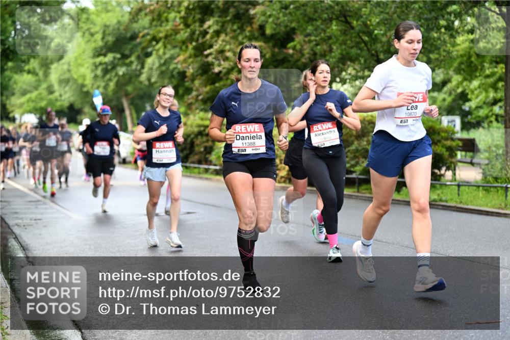 14.06.2026 - REWE Women's Run Dr. Thomas Lammeyer http://msf.ph/oto/9752832 14.06.2026 09:15:47 Laufen 11388, 7, 10958, 7, 10870 meine-sportfotos.de