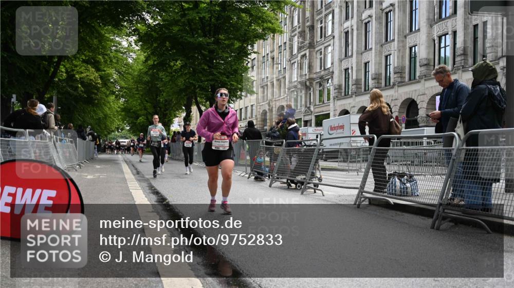 14.06.2026 - REWE Women's Run J. Mangold http://msf.ph/oto/9752833 14.06.2026 10:09:00 Ziel 10288, 10383, 10800, 11057, 11284 meine-sportfotos.de