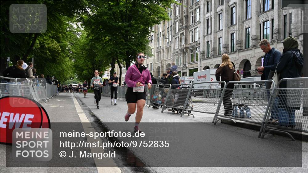 14.06.2026 - REWE Women's Run J. Mangold http://msf.ph/oto/9752835 14.06.2026 10:09:01 Ziel 10288, 10382, 10383, 10800, 11057, 11284 meine-sportfotos.de