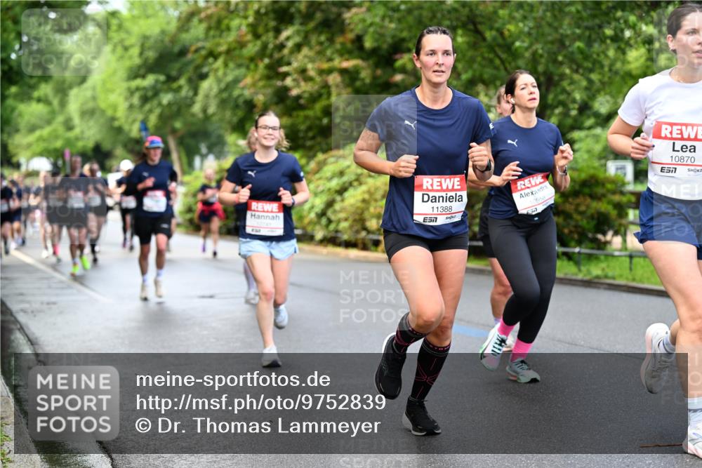 14.06.2026 - REWE Women's Run Dr. Thomas Lammeyer http://msf.ph/oto/9752839 14.06.2026 09:15:47 Laufen 90, 11388, 0958, 57, 10870, 7 meine-sportfotos.de