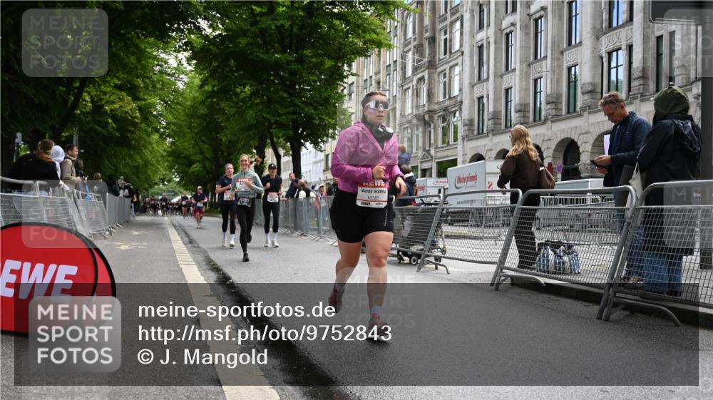 14.06.2026 - REWE Women's Run J. Mangold http://msf.ph/oto/9752843 14.06.2026 10:09:01 Ziel 10288, 10382, 10383, 10800, 11057, 11284 meine-sportfotos.de