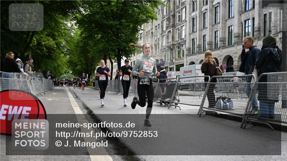 14.06.2026 - REWE Women's Run J. Mangold http://msf.ph/oto/9752853 14.06.2026 10:09:03 Ziel 10288, 10382, 10383, 10800, 11057, 11284 meine-sportfotos.de