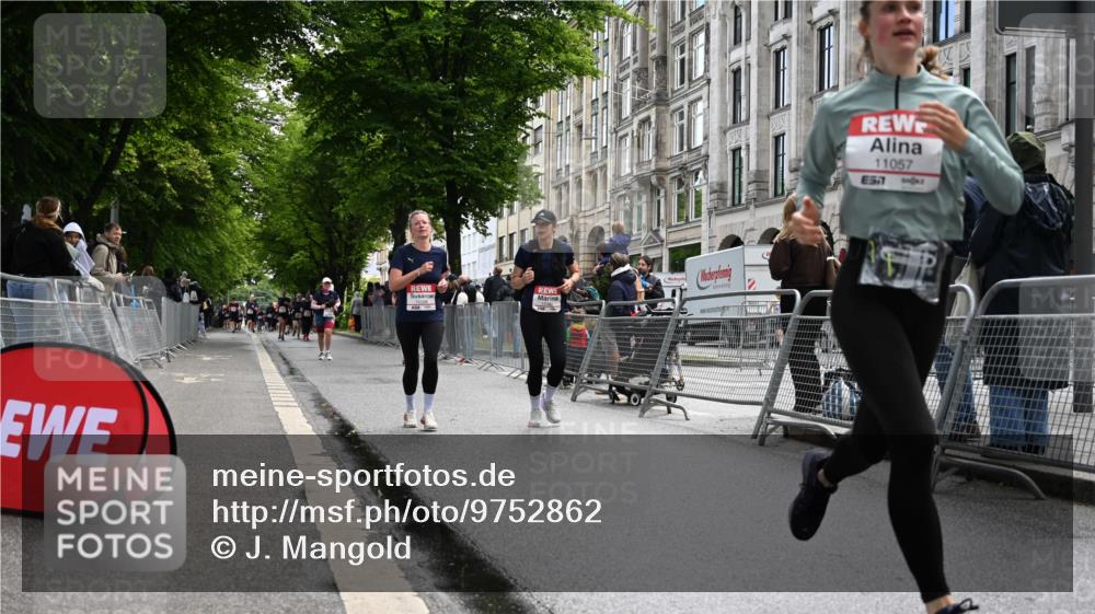 14.06.2026 - REWE Women's Run J. Mangold http://msf.ph/oto/9752862 14.06.2026 10:09:04 Ziel 10288, 10382, 10383, 11057 meine-sportfotos.de