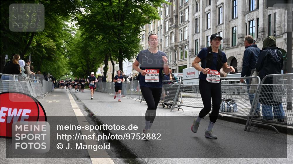 14.06.2026 - REWE Women's Run J. Mangold http://msf.ph/oto/9752882 14.06.2026 10:09:06 Ziel 10047, 10288, 10360, 10382, 10383, 11057 meine-sportfotos.de