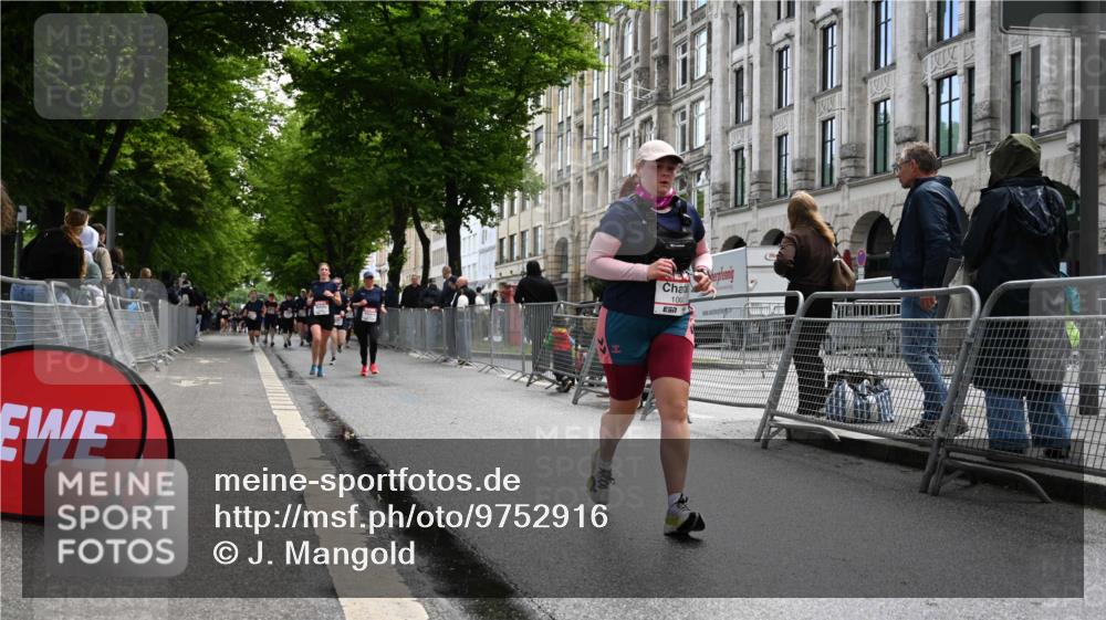 14.06.2026 - REWE Women's Run J. Mangold http://msf.ph/oto/9752916 14.06.2026 10:09:12 Ziel 10047, 10139, 10360, 10977, 11431 meine-sportfotos.de