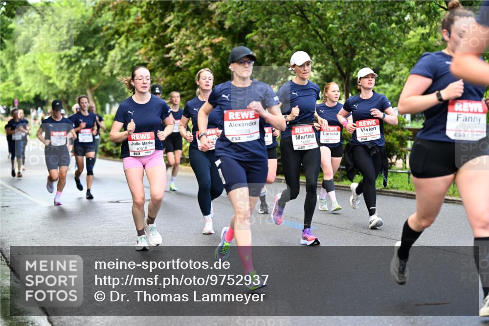 14.06.2026 - REWE Women's Run Dr. Thomas Lammeyer http://msf.ph/oto/9752937 14.06.2026 09:15:54 Laufen 10618, 7, 57, 11097, 1087, 10039, 57, 10604 meine-sportfotos.de