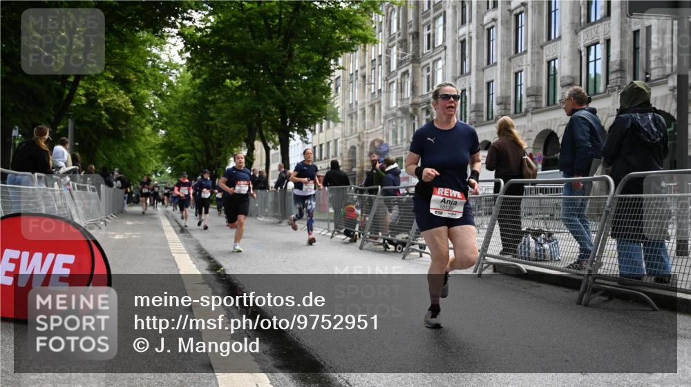 14.06.2026 - REWE Women's Run J. Mangold http://msf.ph/oto/9752951 14.06.2026 10:09:18 Ziel 10139, 10208, 10417, 10928, 10977, 11083, 11169, 11431 meine-sportfotos.de