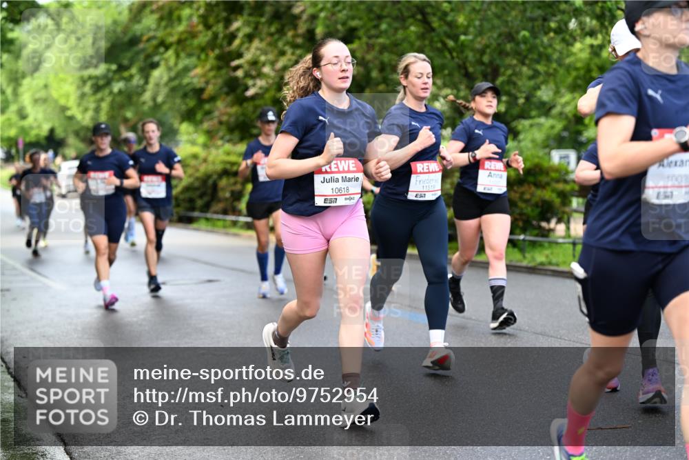 14.06.2026 - REWE Women's Run Dr. Thomas Lammeyer http://msf.ph/oto/9752954 14.06.2026 09:15:55 Laufen 10618, 7, 11519, 7, 1003, 7 meine-sportfotos.de