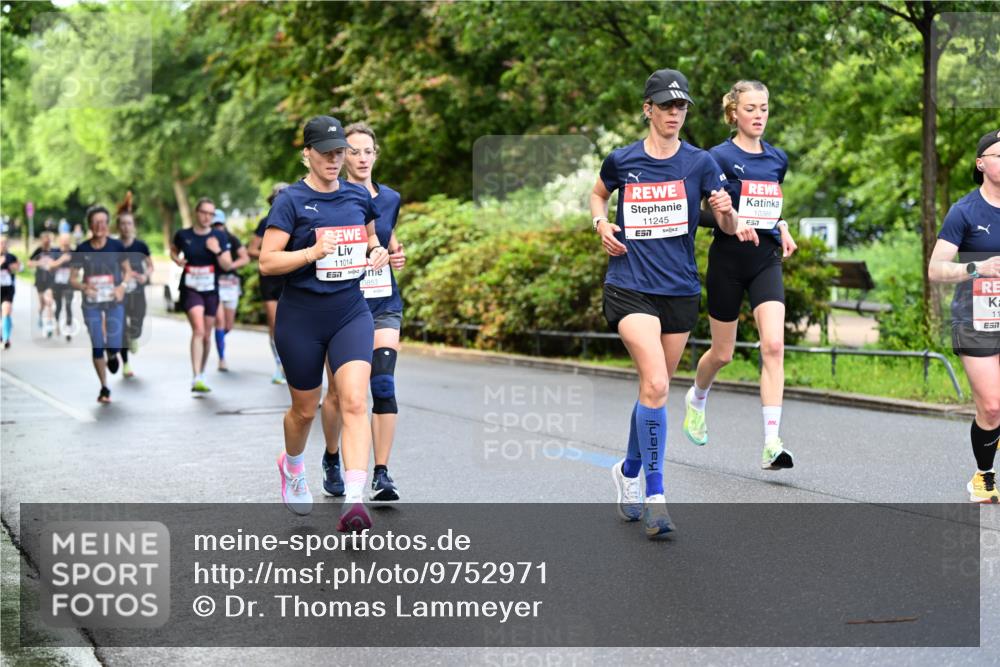 14.06.2026 - REWE Women's Run Dr. Thomas Lammeyer http://msf.ph/oto/9752971 14.06.2026 09:15:57 Laufen 11014, 0853, 11245, 7, 10386, 657, 11 meine-sportfotos.de