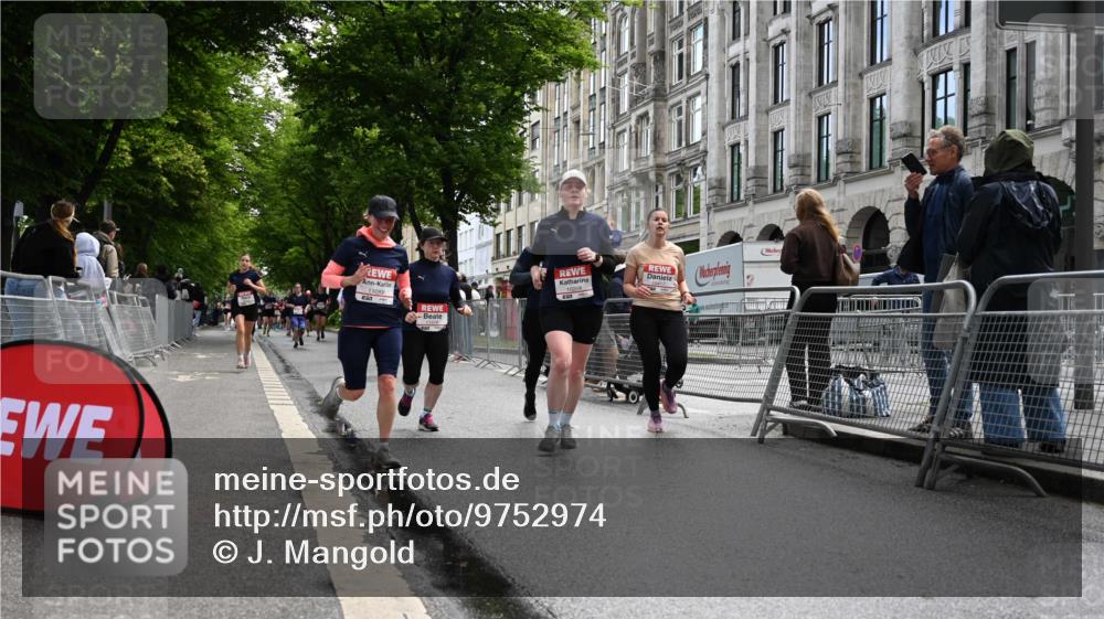 14.06.2026 - REWE Women's Run J. Mangold http://msf.ph/oto/9752974 14.06.2026 10:09:23 Ziel 10208, 10417, 10641, 10725, 10889, 10928, 11083, 11169, 11177, 11374 meine-sportfotos.de