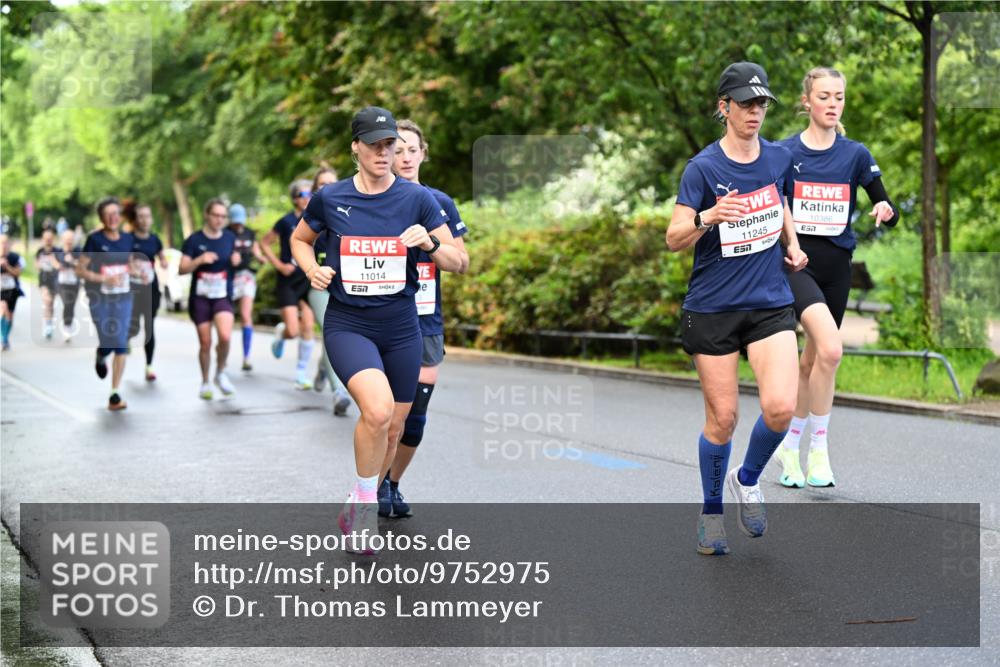 14.06.2026 - REWE Women's Run Dr. Thomas Lammeyer http://msf.ph/oto/9752975 14.06.2026 09:15:57 Laufen 11014, 7, 11245, 7, 10386 meine-sportfotos.de