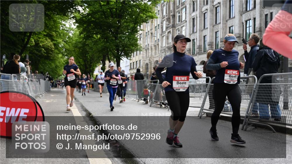 14.06.2026 - REWE Women's Run J. Mangold http://msf.ph/oto/9752996 14.06.2026 10:09:25 Ziel 10208, 10379, 10417, 10641, 10725, 10862, 10889, 10928, 11083, 11177, 11374 meine-sportfotos.de
