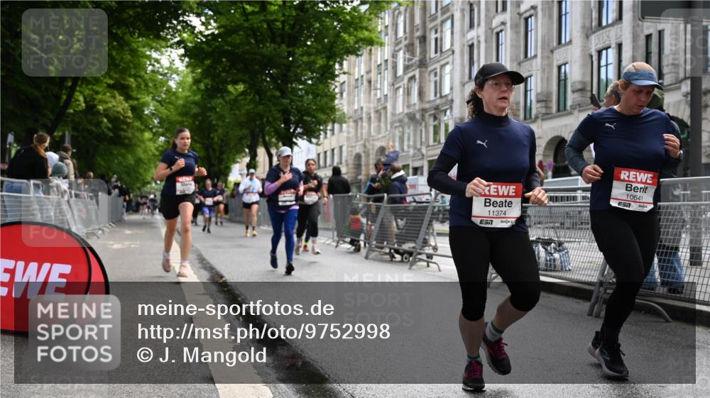 14.06.2026 - REWE Women's Run J. Mangold http://msf.ph/oto/9752998 14.06.2026 10:09:25 Ziel 10208, 10379, 10417, 10641, 10725, 10862, 10889, 10928, 11083, 11177, 11374 meine-sportfotos.de