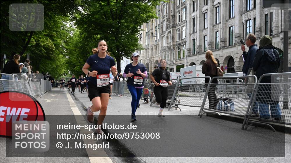 14.06.2026 - REWE Women's Run J. Mangold http://msf.ph/oto/9753008 14.06.2026 10:09:26 Ziel 10208, 10379, 10417, 10641, 10725, 10862, 10889, 11083, 11177, 11202, 11374 meine-sportfotos.de